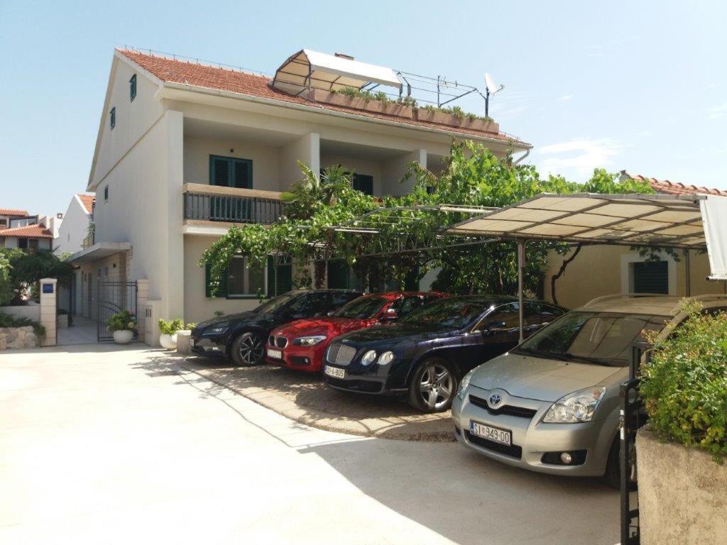 Apartment Tonka Vodice Exteriör bild