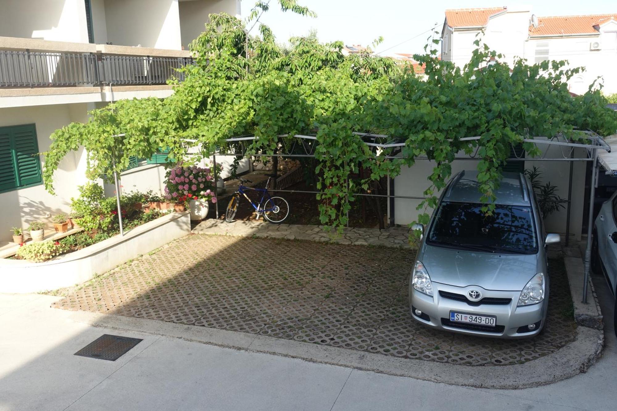 Apartment Tonka Vodice Exteriör bild